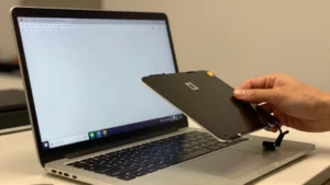 Obraz na laptopie miga – matryca, taśma czy sterownik