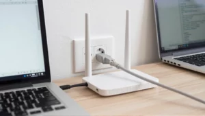Repeater Wi-Fi – kiedy pomaga, a kiedy tylko pogarsza sieć