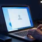 Laptop, profil użytkownika i zewnętrzny dysk do odzyskania plików